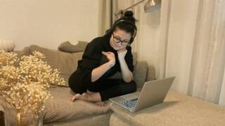 Wet FARTS in leggings, home office and stomach ache - WMV