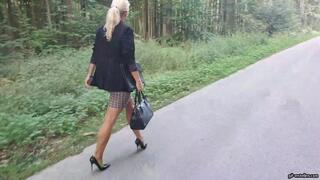 Business Lady loses her Shoe in the muddy swamp wmv 1280 x 720