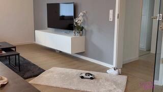 Sneaker-Girl Mia-Moon - RC Toy Car Crush