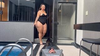 BIG BUT GODDESS SITTING ON RESORT BY ROSALIA AND DANIEL SANTIAGO CAM BY DANI FULL HD