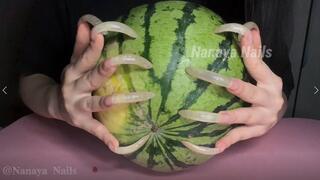 #25 - Scratching Destroying a Watermelon with My Long Natural Nails(12mins)
