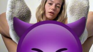 Which one stole your attention...my filthy fuzzy soles or my pussy when it squirts?