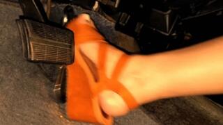 Pedalpumping in brown platform wedges