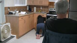 Toe sucking jerk off in the kitchen (HD)