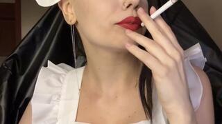 The maid's secret break