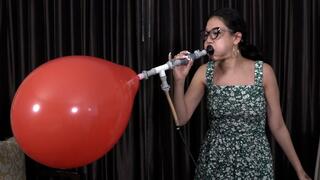 Miss Mia Tries Her First BTP (MP4 - 720p)