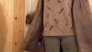 sexy hana wanna piss her pussy need piss water so bad then go to bathroom drain