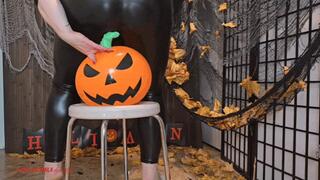 Mila's Halloween - Butt crush (Part 02)