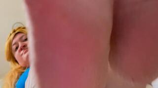 Zelda Cosplay Barefoot POV – Crushed Under My Feet