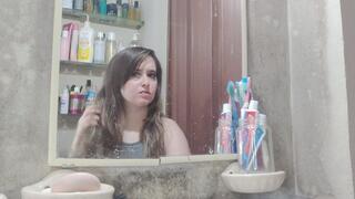 Brushing hair on dry and wet hair