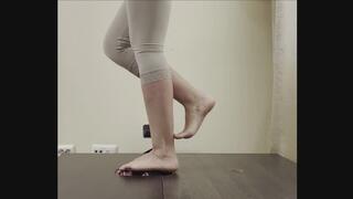 Hard face trample in facebox wmv