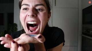 Nicki shrinks and crushes