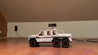 Sneaker-Girl Lilly - Big Toy Truck Crush