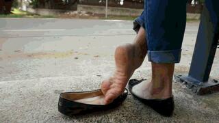 Long wait at the bus stop MP4 (1920x1080) FHD