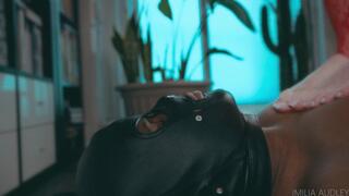 Face Standing with Imilia Audley