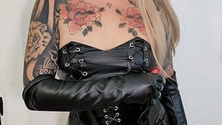 Smoking, teasing and seducing you with my smoke - Kinkerbell23