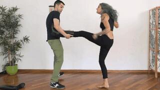 The stucked kick ( JUMPING ) (WMV - MOBILE VERSION)