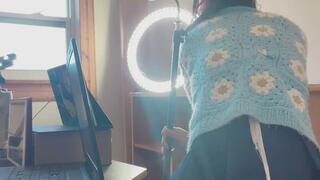 pissing pussy by school girl hana chan she doing house work then go to piss