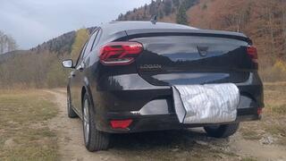 shaking and bouncing the car while i wear winter jacket and jeans