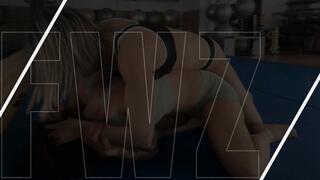 ITALIAN GIRLS NEXT DOOR - CATFIGHT Samantha Vs. Beatrice in 4K!