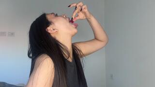 GIANT TEDDY BEARS! I let my gummy bears GROW and I SWALLOW them whole!