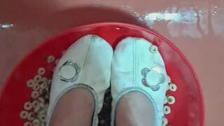 Food crush and destroying slippers