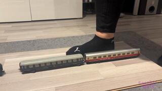 Sneaker-Girl Ella - Railwagon Crush