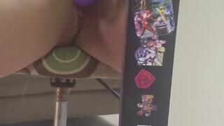 Tell me what you think of my new pink fluffy outfit, also try out my new toy. !! Que rico