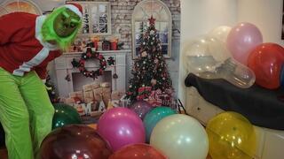 Skeletor1003 as the Grinch and Christmas with 8 big 16inch Balloons
