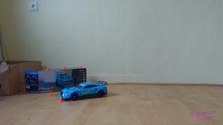 Sneaker-Girl Darleen - Remote Car Crush