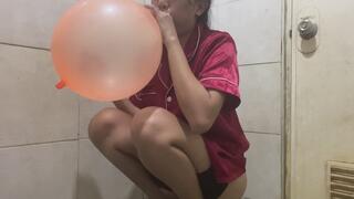 Looner Savannah B2P at bathroom semi naked