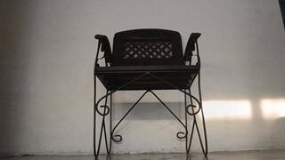 Stephanie sexy crossed legs fetish in black heels