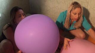 Carla loves to play with Lee with big Baloons 2