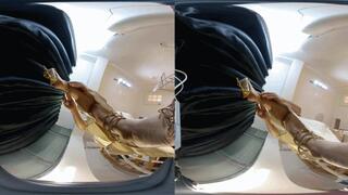 The 3DVR180 LELE golden sandals POV humiliated the dwarf by gnawing on their feet