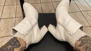 taking off my feet to excite you.