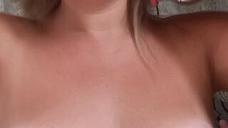 big zoom on mastrubate pussy and poping balloons