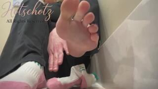 FaceTime Foot Tease – Socks Off, Soles, Toe Spreads & Scrunches