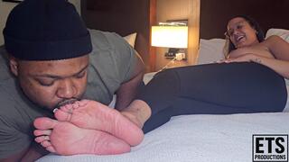 Falling For The Hotel Housekeeper's Feet - Tanfeets