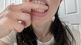 18-Year-Old Jenna Bite and Be Bitten fingers hands teeth marks
