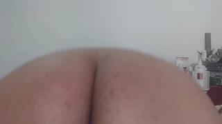 Phat ass bouncing & plugged
