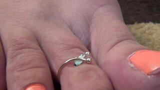 Admire Your Giant Girlfriends Smelly Toes!