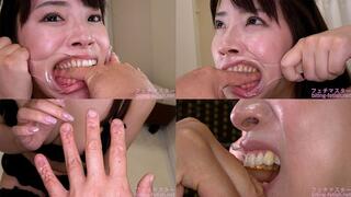 Hinata Tachibana - A cute girl bites a man's finger with all her might, making it while exposing her back teeth with a hook at the corner of her mouth - MOV 1080p