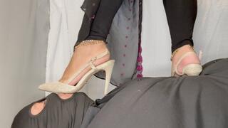 PrettyCinderbel - Lay Under My Gold Heels & Worship Me (HD 1080p mp4)