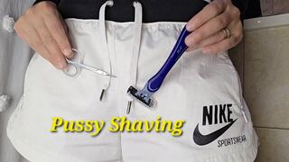 Shaving pussy with scissors and Gillette