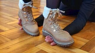 Winter Boot Crush: Full Weight Trampling on My Slave s Hand (4k)