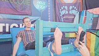 Rox Tickle Chair: Skyler Ray