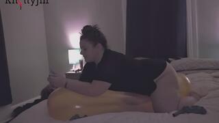 Balloon love - Humping my baby banner and B2P