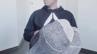 I expose my socks and soles (2025)