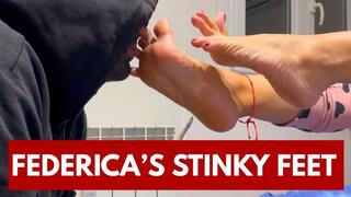 MILF Federica's Stinky feet