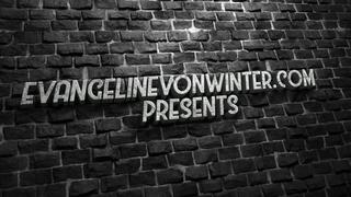 Eve wears Pantyhose and masturbates